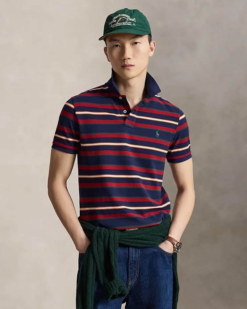 Camiseta polo a rayas con gorra verde, Colección Polo